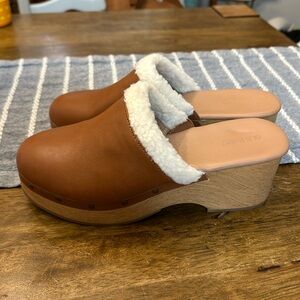 Sherpa clogs
